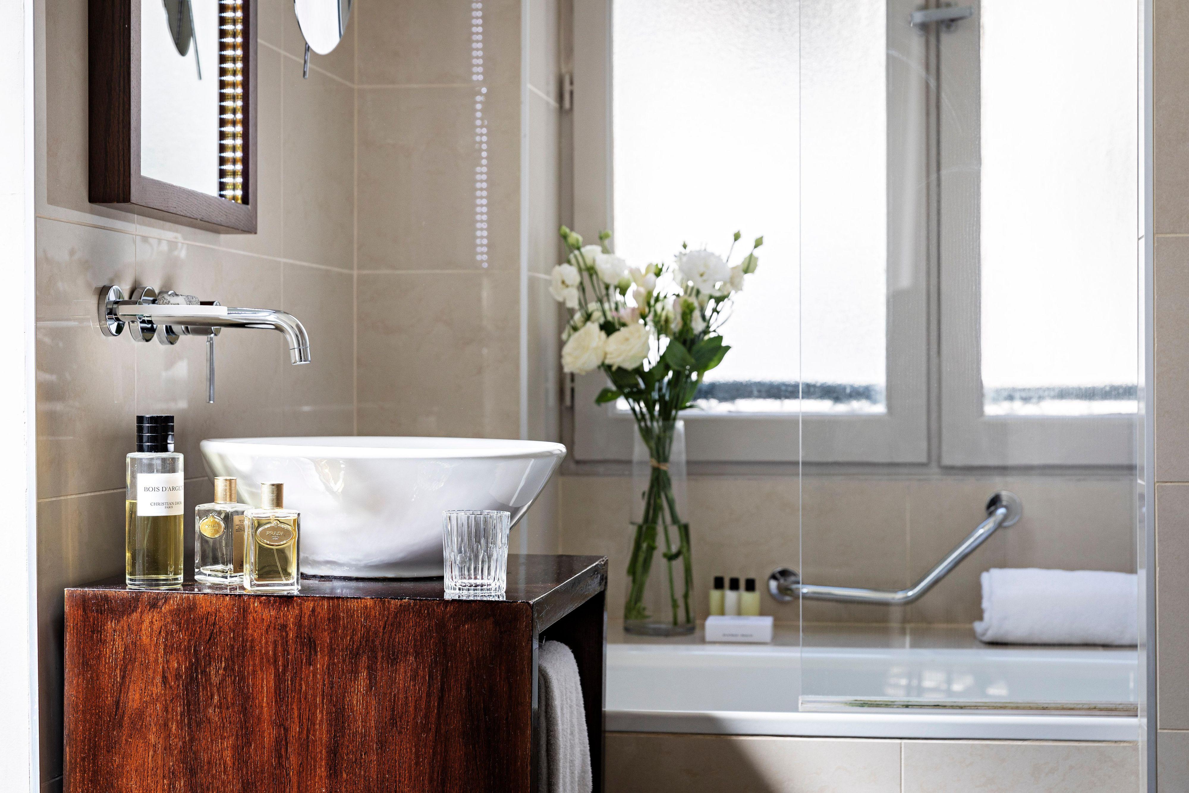 Holiday Inn Paris Palais De L'Elysee By Ihg Экстерьер фото